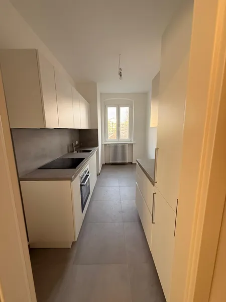 Frisch sanierte 3 Zimmerwohnung mit Balkon in Wilmersdorf zu vermieten — photo 1